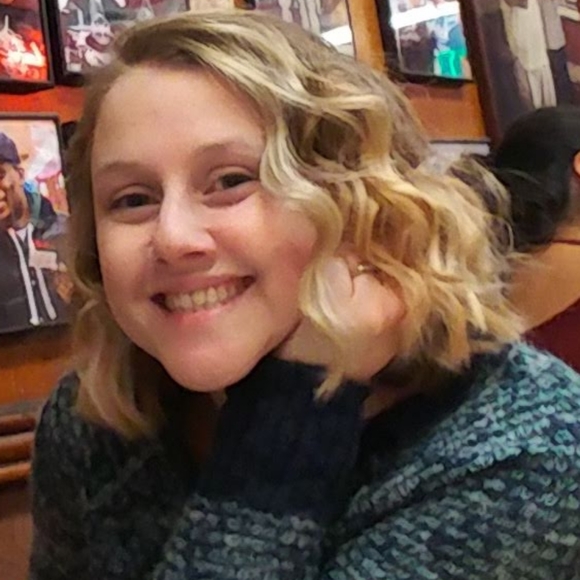 Meet your Posher, Liz - Picture 5 of 5